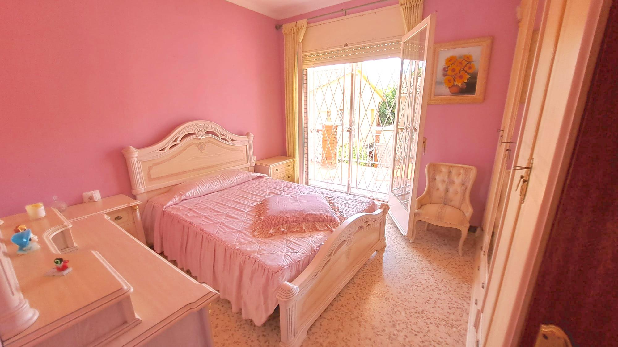 Imagen 13 Casa Aislada en venta en Pineda De Mar / Can Cornet, fácil acceso a tan solo 2 minutos de n-ii.