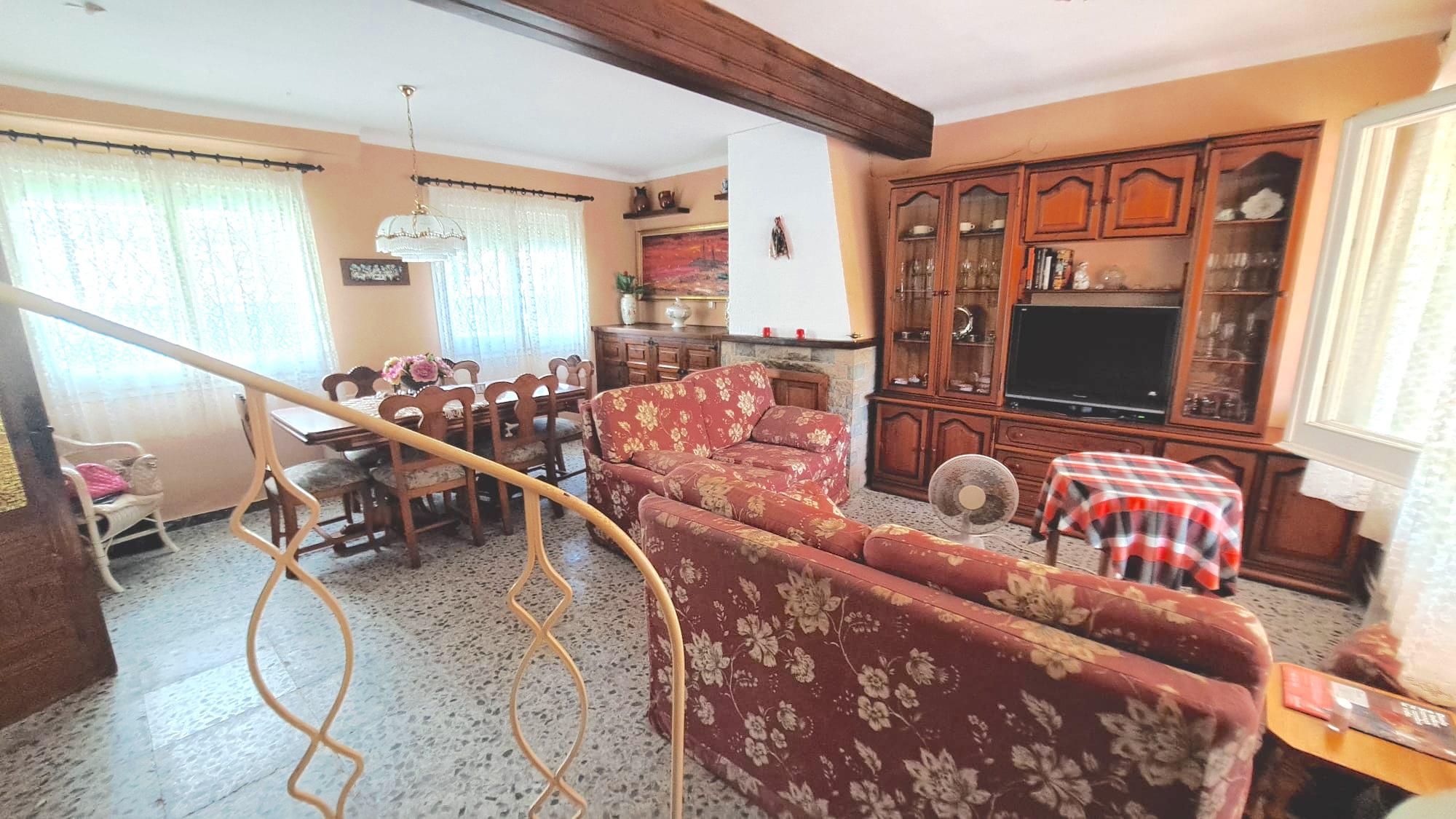 Imagen 25 Casa Aislada en venta en Pineda De Mar / Can Cornet, fácil acceso a tan solo 2 minutos de n-ii.