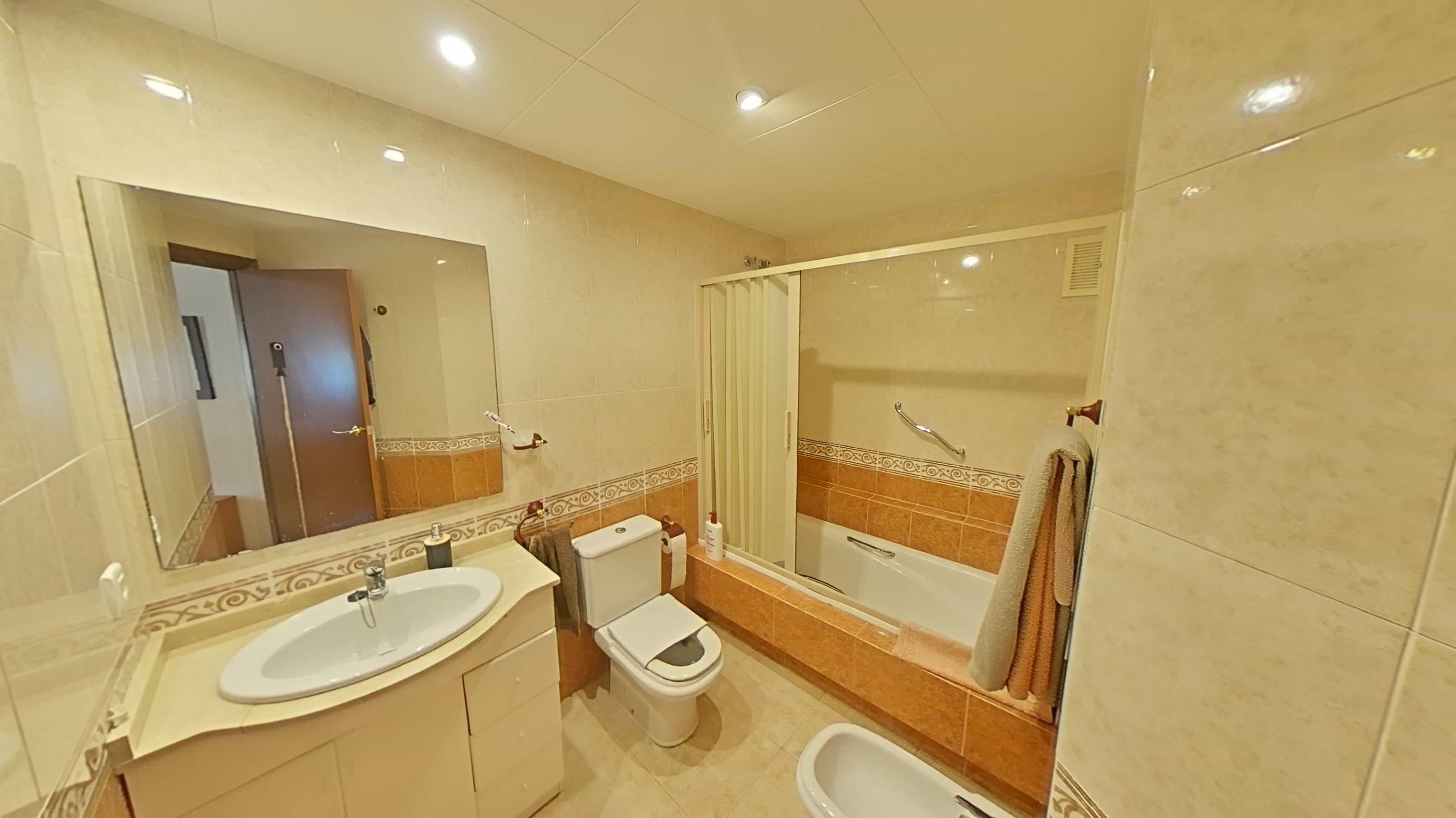 Imagen 6 Piso en venta en Pineda De Mar / Pineda de mar, fácil acceso desde nacional n-ii.