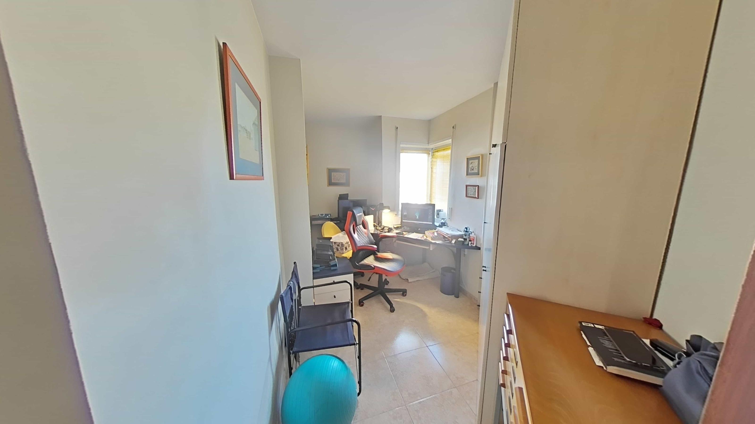 Imagen 10 Piso en venta en Pineda De Mar / Pineda de mar, fácil acceso desde nacional n-ii.