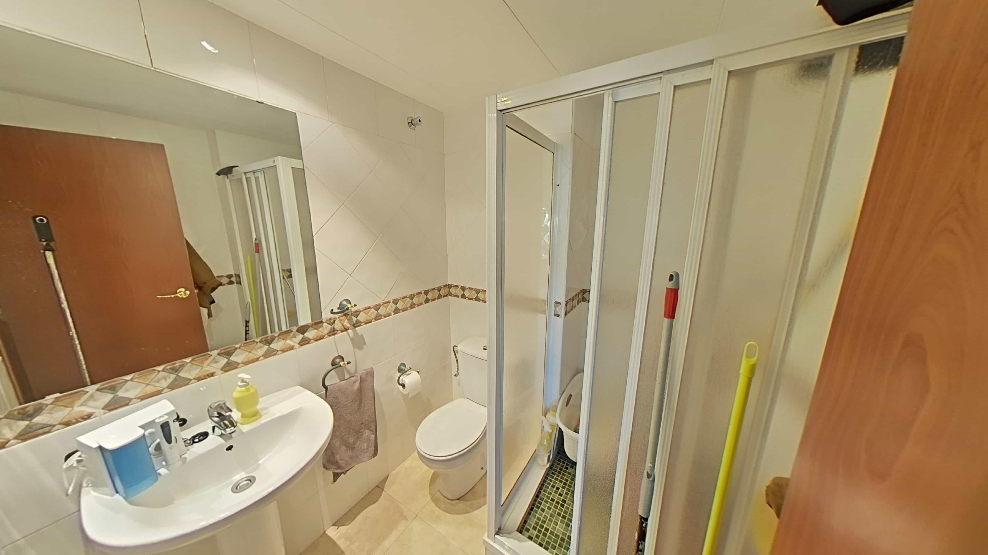 Imagen 13 Piso en venta en Pineda De Mar / Pineda de mar, fácil acceso desde nacional n-ii.