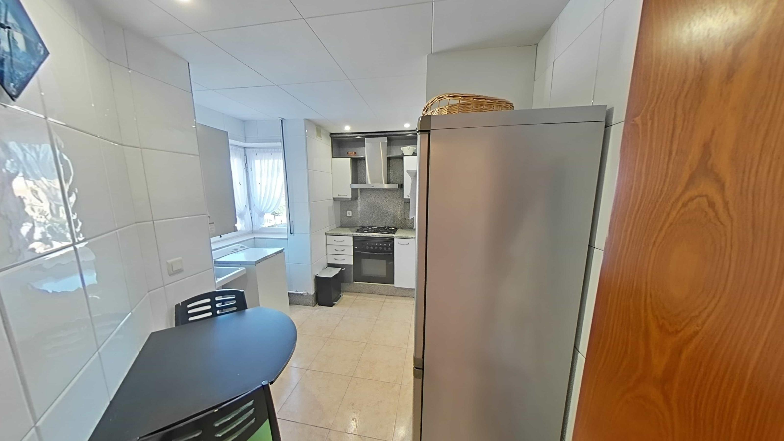 Imagen 12 Piso en venta en Pineda De Mar / Pineda de mar, fácil acceso desde nacional n-ii.