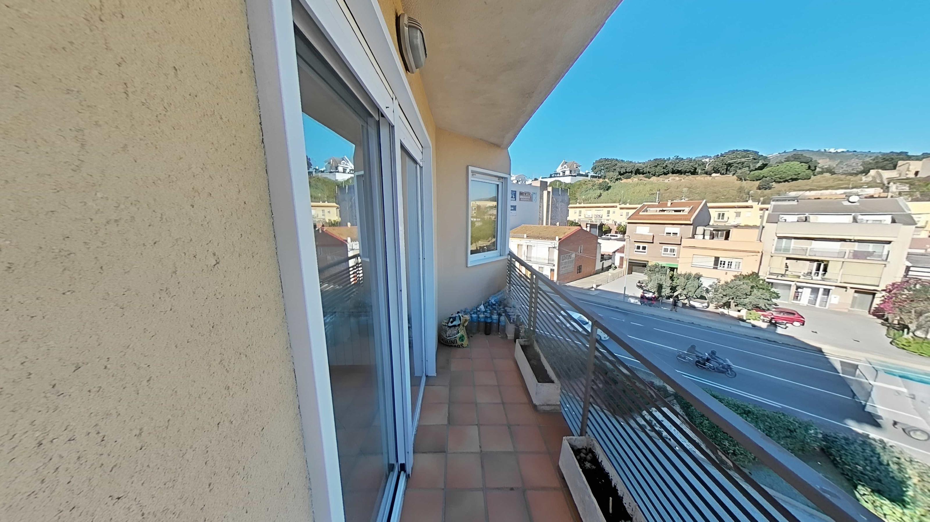 Imagen 8 Piso en venta en Pineda De Mar / Pineda de mar, fácil acceso desde nacional n-ii.