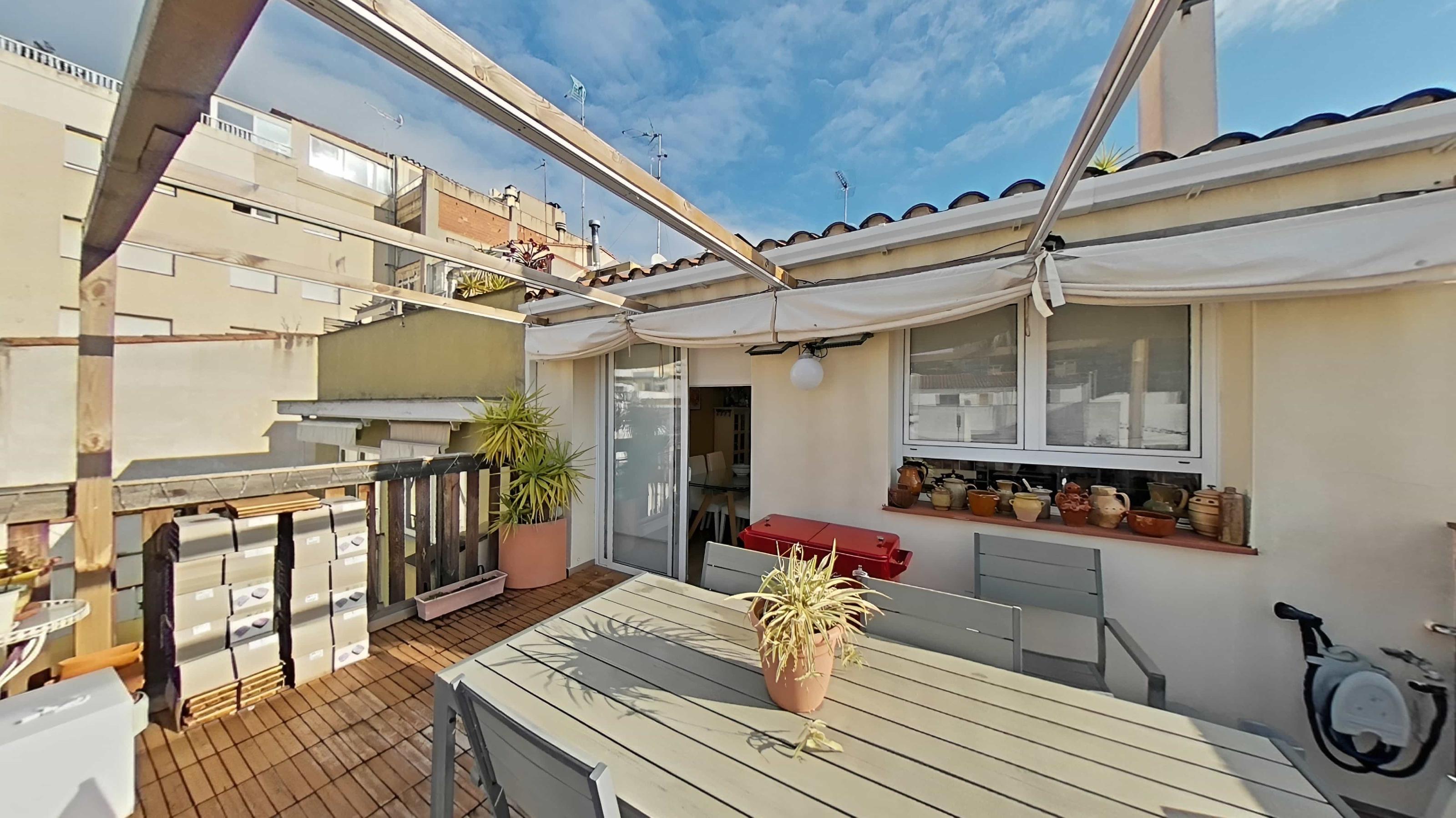 Imagen 13 Casa Adosada en venta en Canet De Mar / A 5 minutos del Ayuntamiento, mar a 200m, Renfe a 2 min