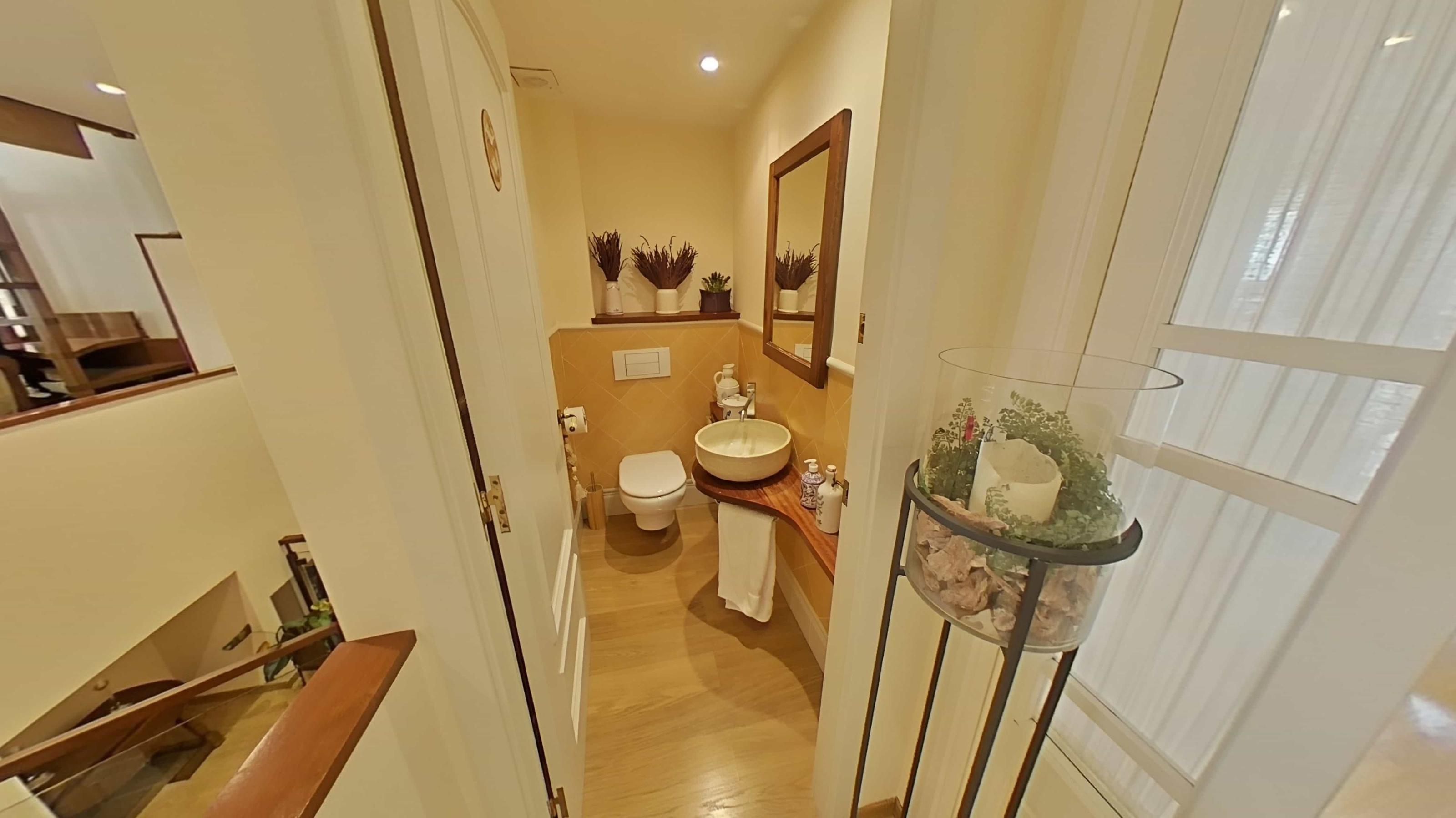 Imagen 15 Casa Adosada en venta en Canet De Mar / A 5 minutos del Ayuntamiento, mar a 200m, Renfe a 2 min