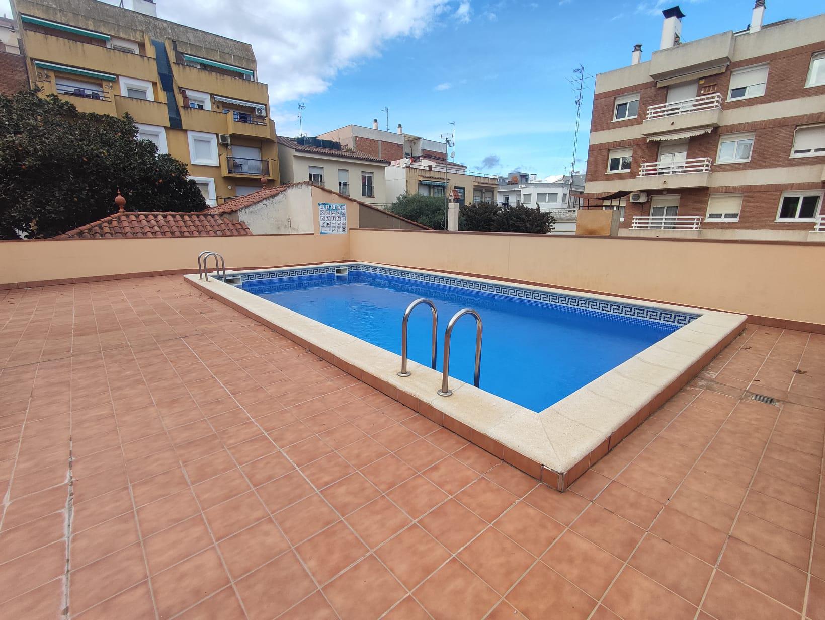 Imagen 2 Piso en venta en Pineda De Mar / Zona centro, 2a línea de mar y a 150 m. de la playa.
