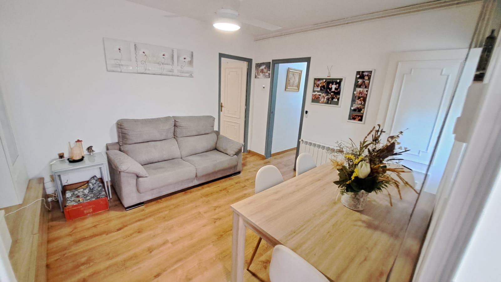 Imagen 5 Piso en venta en Pineda De Mar / Zona centro, 2a línea de mar y a 100 m. de la playa.