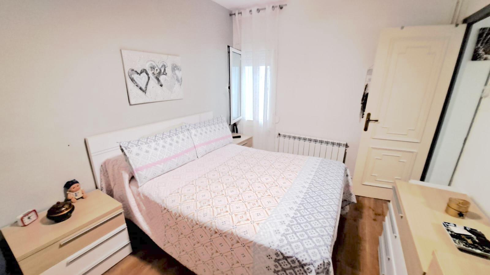 Imagen 3 Piso en venta en Pineda De Mar / Zona centro, 2a línea de mar y a 100 m. de la playa.