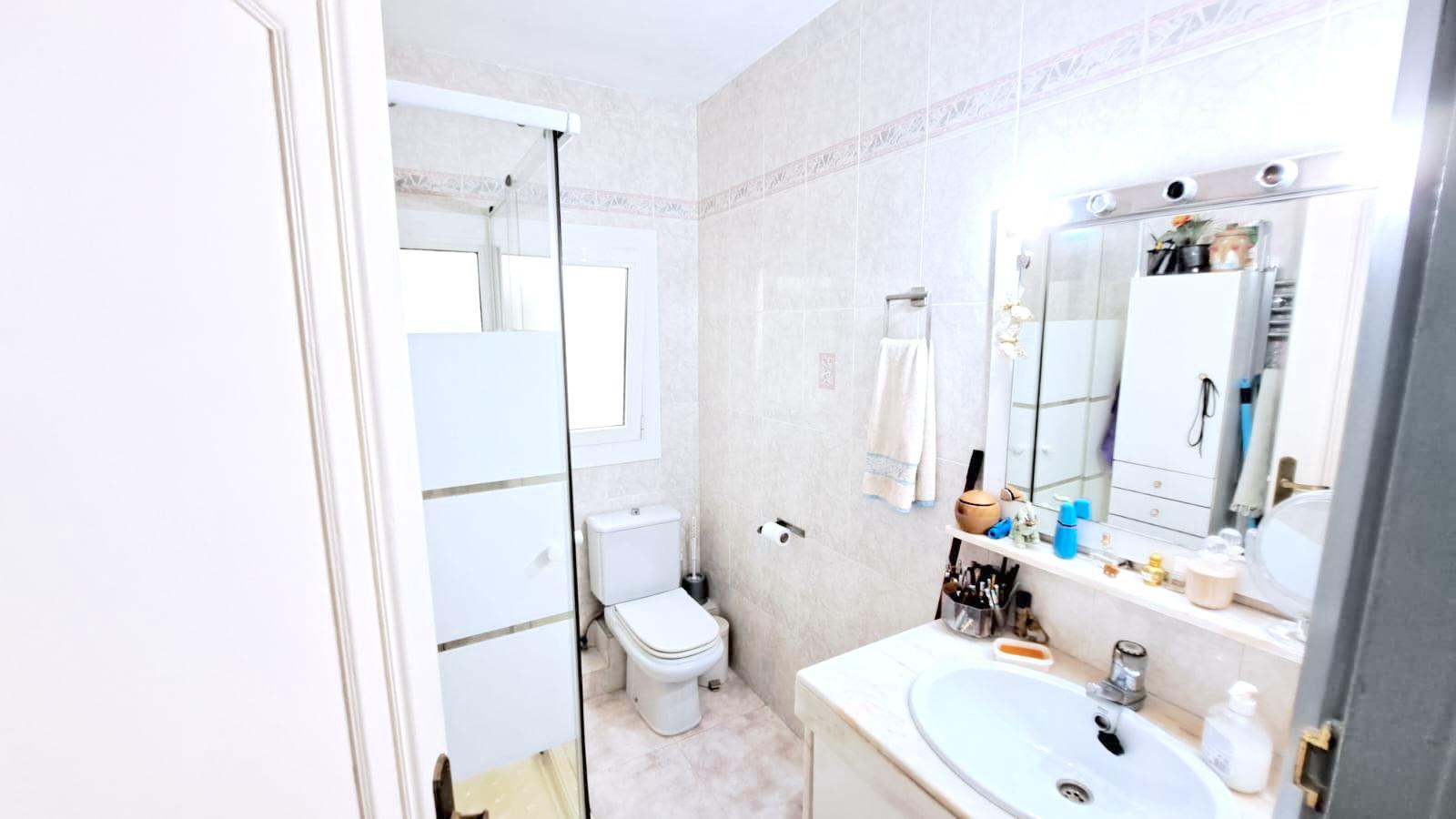 Imagen 9 Piso en venta en Pineda De Mar / Zona centro, 2a línea de mar y a 100 m. de la playa.