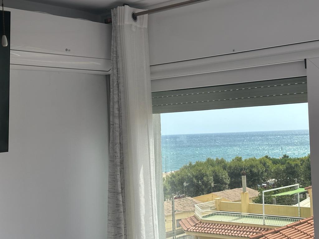 Imagen 11 Apto. Playa en venta en Calella / Frente a la estación de tren de Renfe Rodalies.