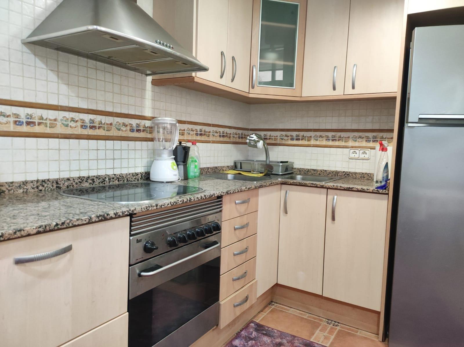 Imagen 21 Apto. Playa en venta en Calella / Frente a la estación de tren de Renfe Rodalies.