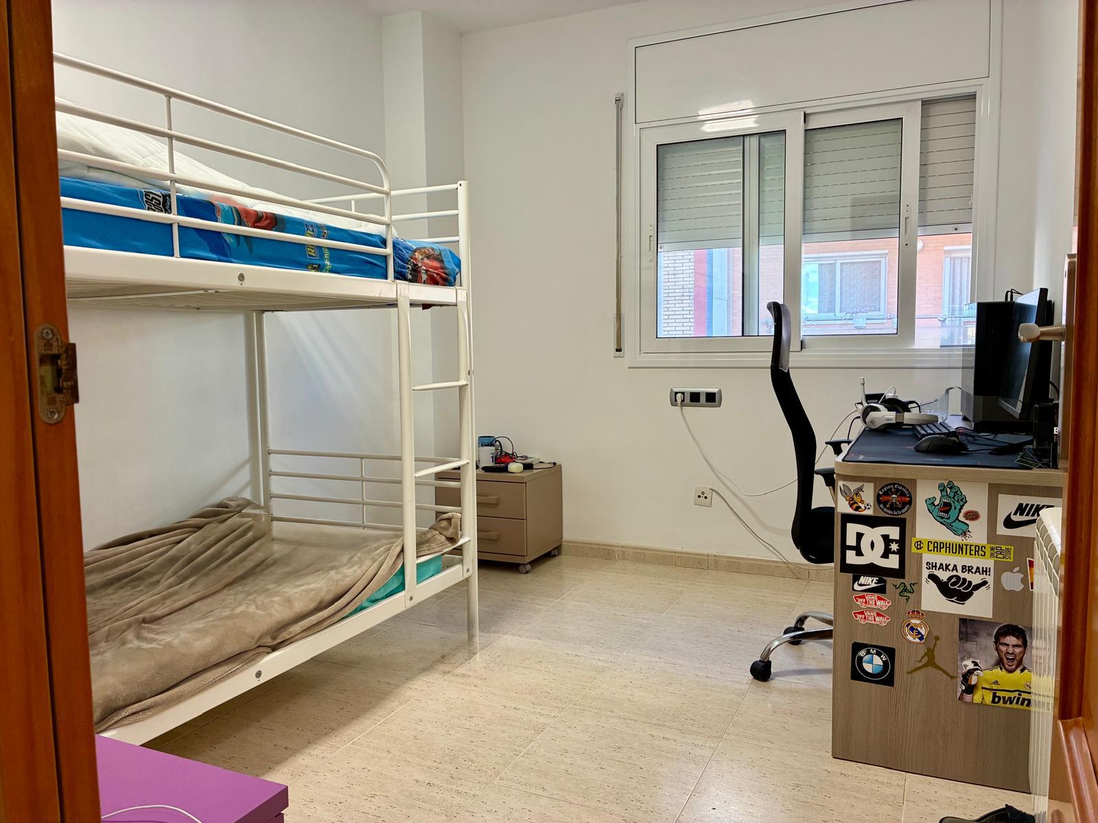 Imagen 16 Piso en venta en Pineda De Mar / Segunda línea de mar