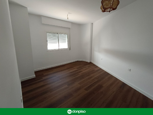 Imagen 6 Inmueble 293344 - Piso en alquiler en Almendralejo / Piso ubicado en la zona más comercial de Almendralejo