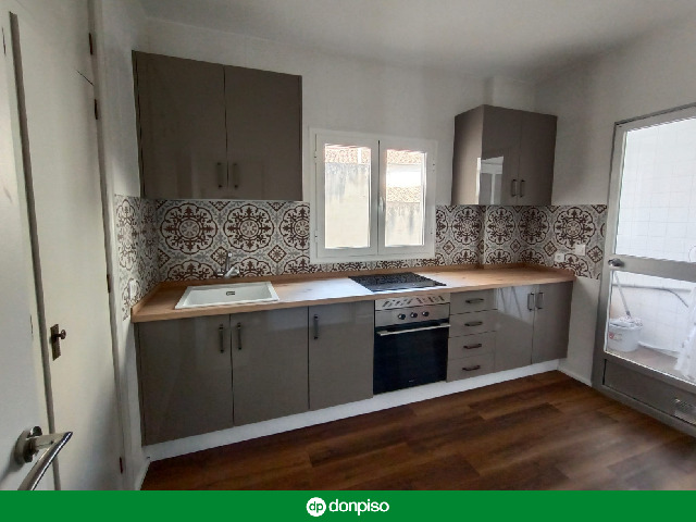 Imagen 1 Inmueble 293344 - Piso en alquiler en Almendralejo / Piso ubicado en la zona más comercial de Almendralejo