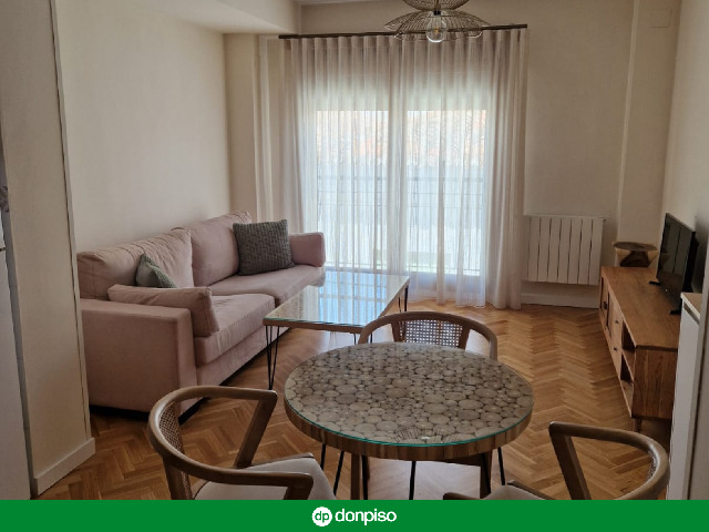 Imagen 1 Inmueble 296250 - Ático en alquiler en Almendralejo / Nuevo alquiler en Almendralejo. Muy Céntrico