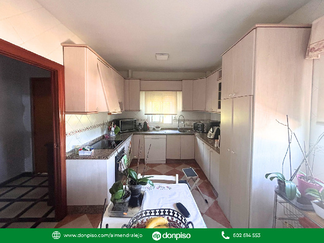 Imagen 7 Inmueble 297127 - Casa Adosada en venta en Almendralejo / Chalet en la mejor calle de San Marcos