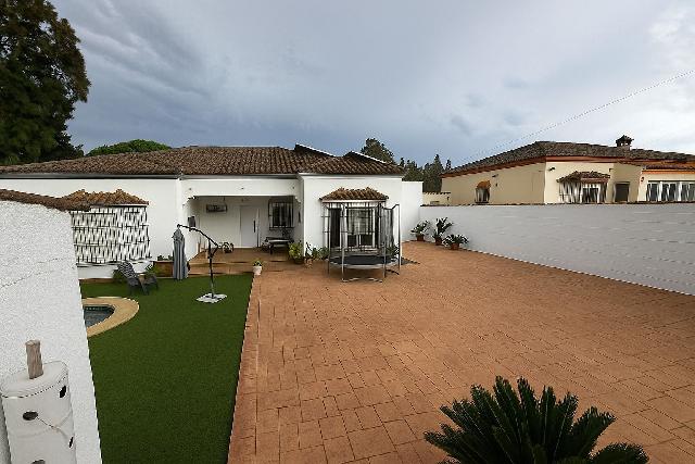 Imagen 1 Inmueble 298686 - Casa en venta en Chiclana De La Frontera / Cerca de la Venta del Burro.