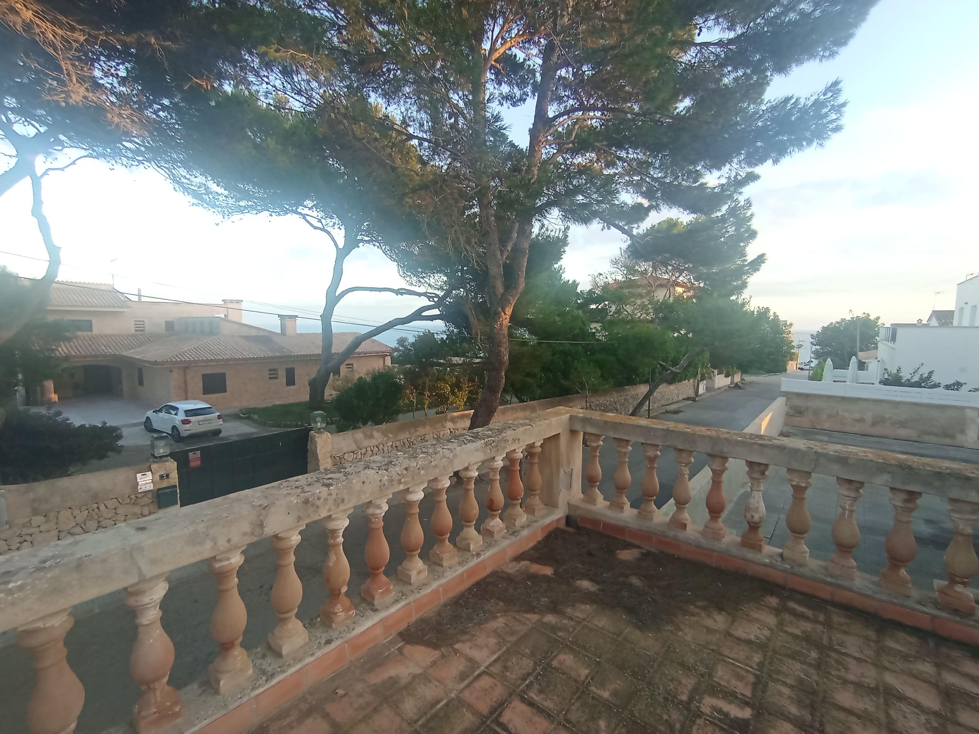 Imagen 6 Casa Aislada en venta en Manacor / Zona tranquila con parciales vistas al mar 