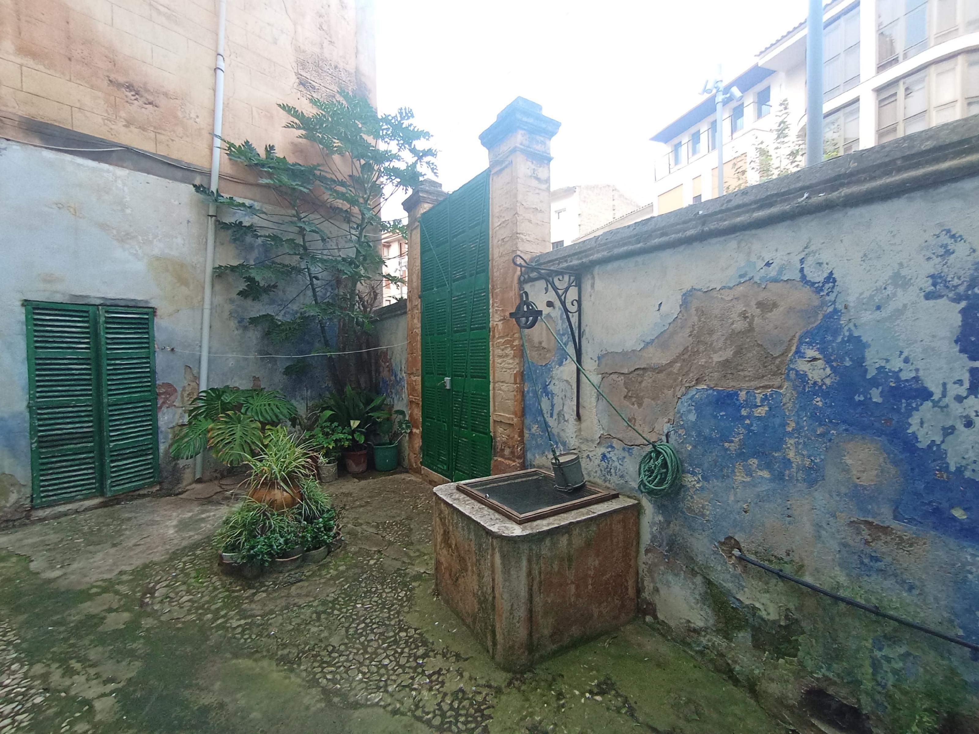 Imagen 5 Casa Adosada en venta en Manacor / En pleno centro de Manacor junto a la catedral.