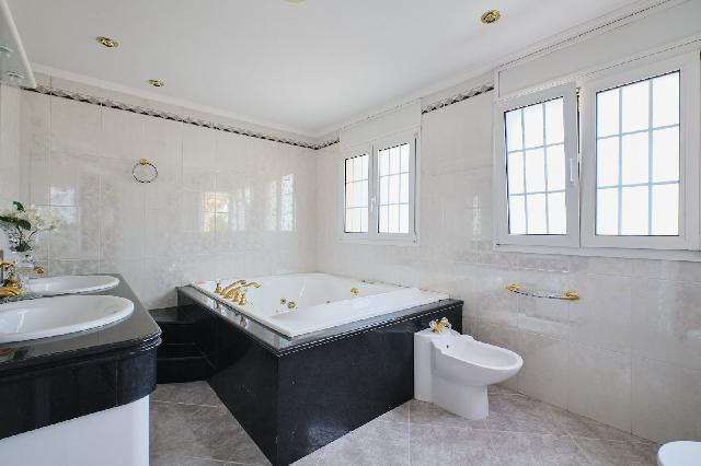 Imagen 48 Inmueble 287873 - Casa Aislada en venta en Pineda De Mar / Chalet en el centro de Pineda a 5 minutos de la playa