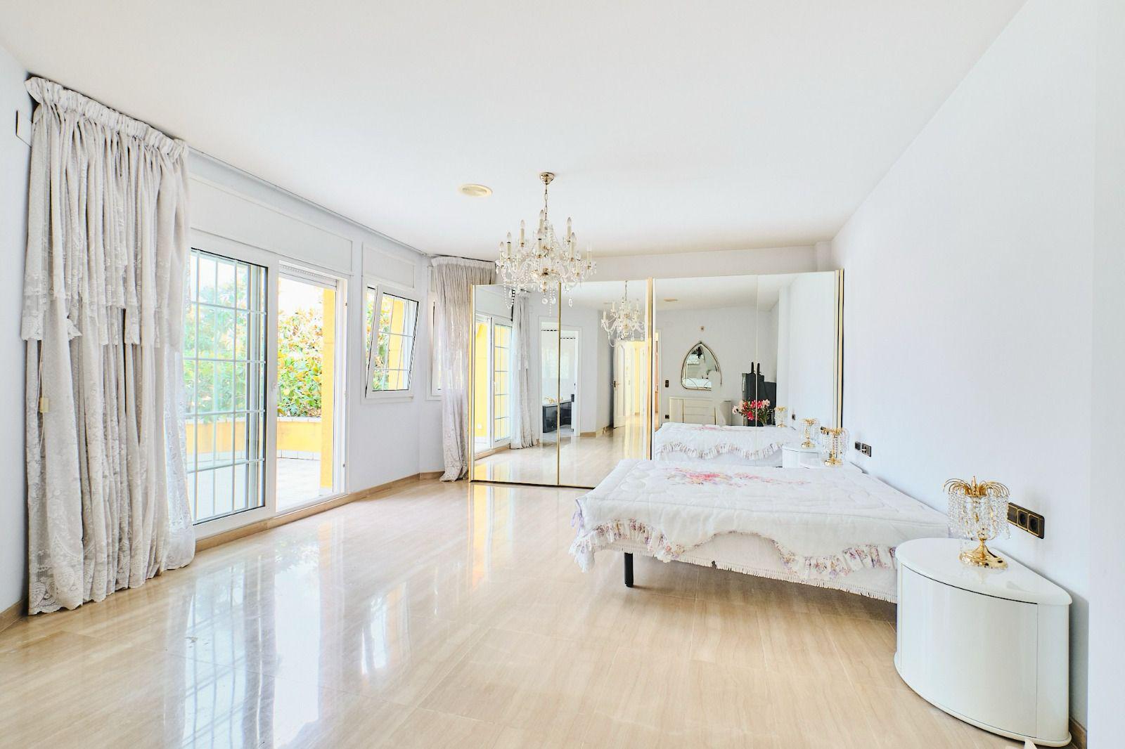 Imagen 45 Casa Aislada en venta en Pineda De Mar / Chalet en el centro de Pineda a 5 minutos de la playa