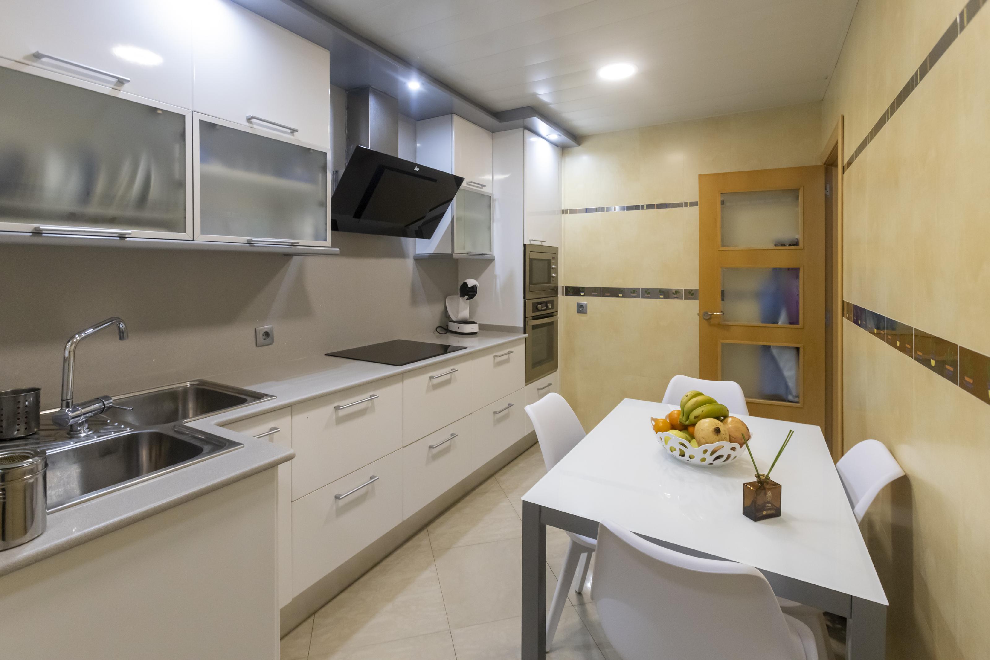 Imagen 13 Planta Baja en venta en Santa Coloma De Gramenet / Montigala, Barrio Puigfred