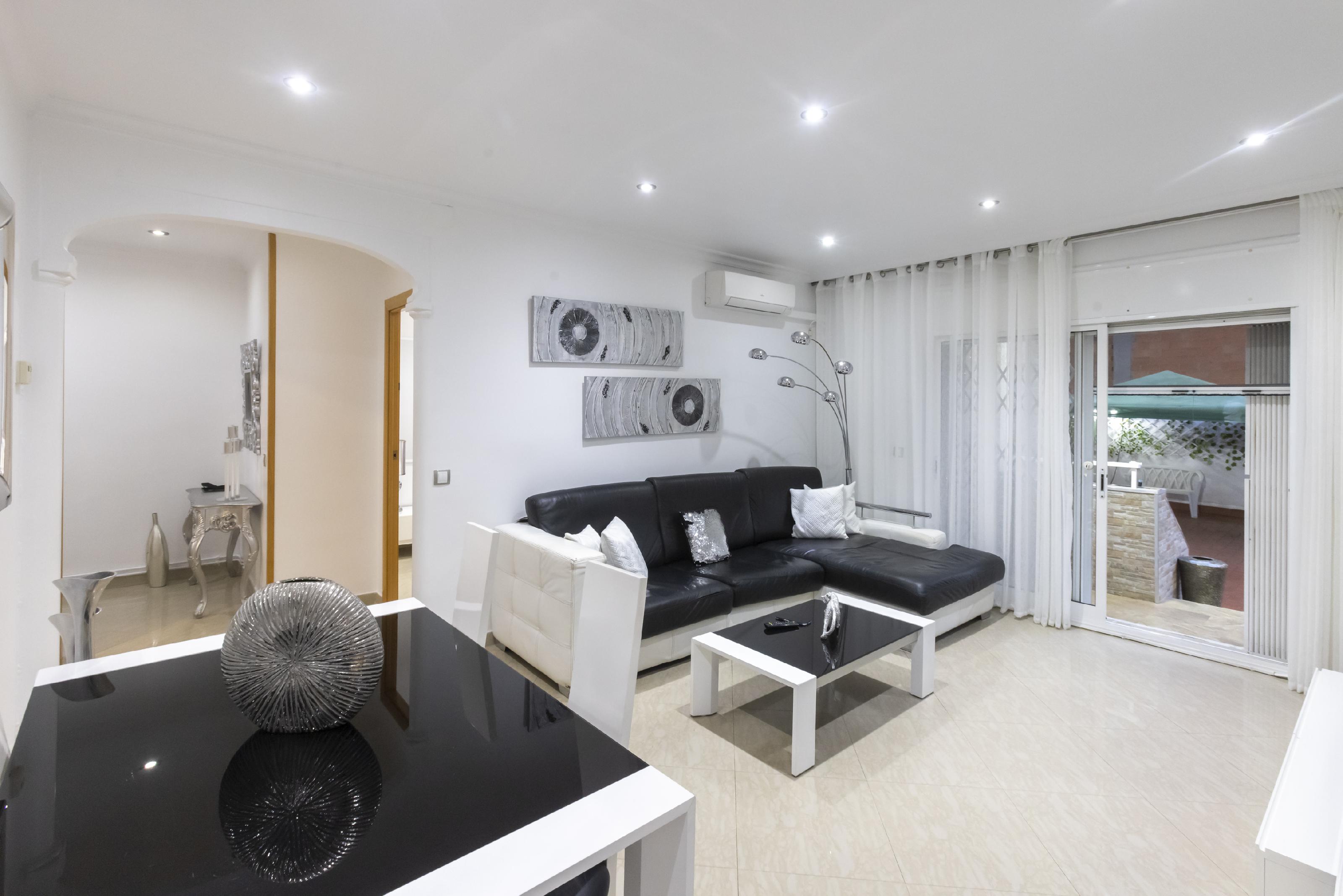 Imagen 2 Planta Baja en venta en Santa Coloma De Gramenet / Montigala, Barrio Puigfred