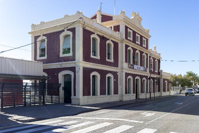 Imagen 2 Inmueble 291361 - Casa en venta en Montgat / Edificio en Montgat, Barcelona