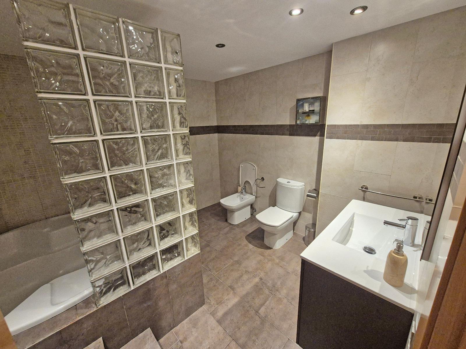 Imagen 10 Dúplex en venta en Badalona / En pasaje de Fortuny cerca de la C31