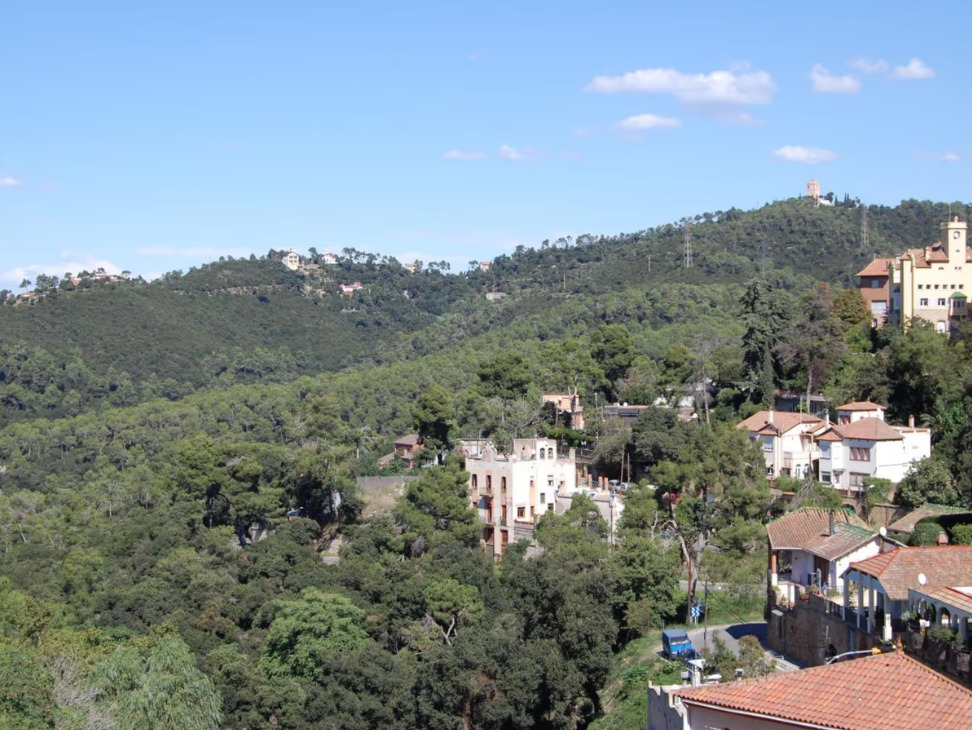 Imagen 2 Piso en venta en Barcelona / Zona centro de Vallvidrera.