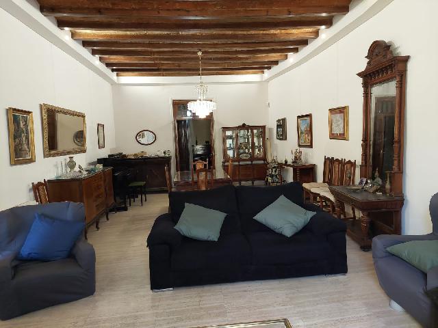 Imagen 4 Inmueble 293056 - Piso en venta en Barcelona / Frente a la Escultura de Pitarra