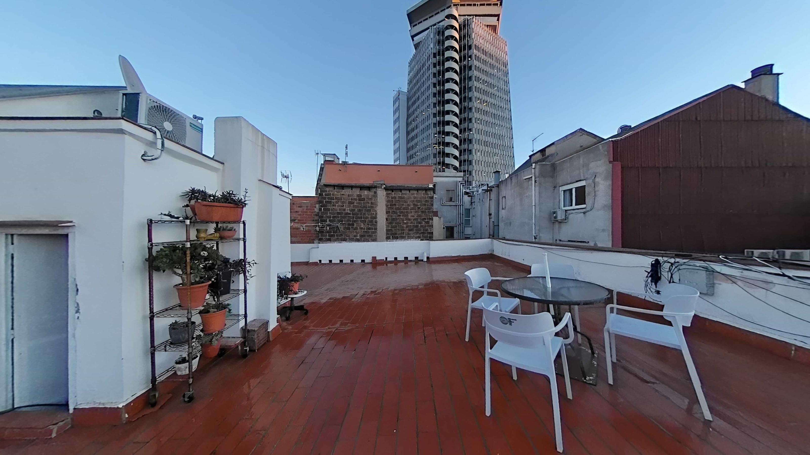 Imagen 1 Piso en venta en Barcelona / A 400 metros de estatua de Colón, L3 Drassanes