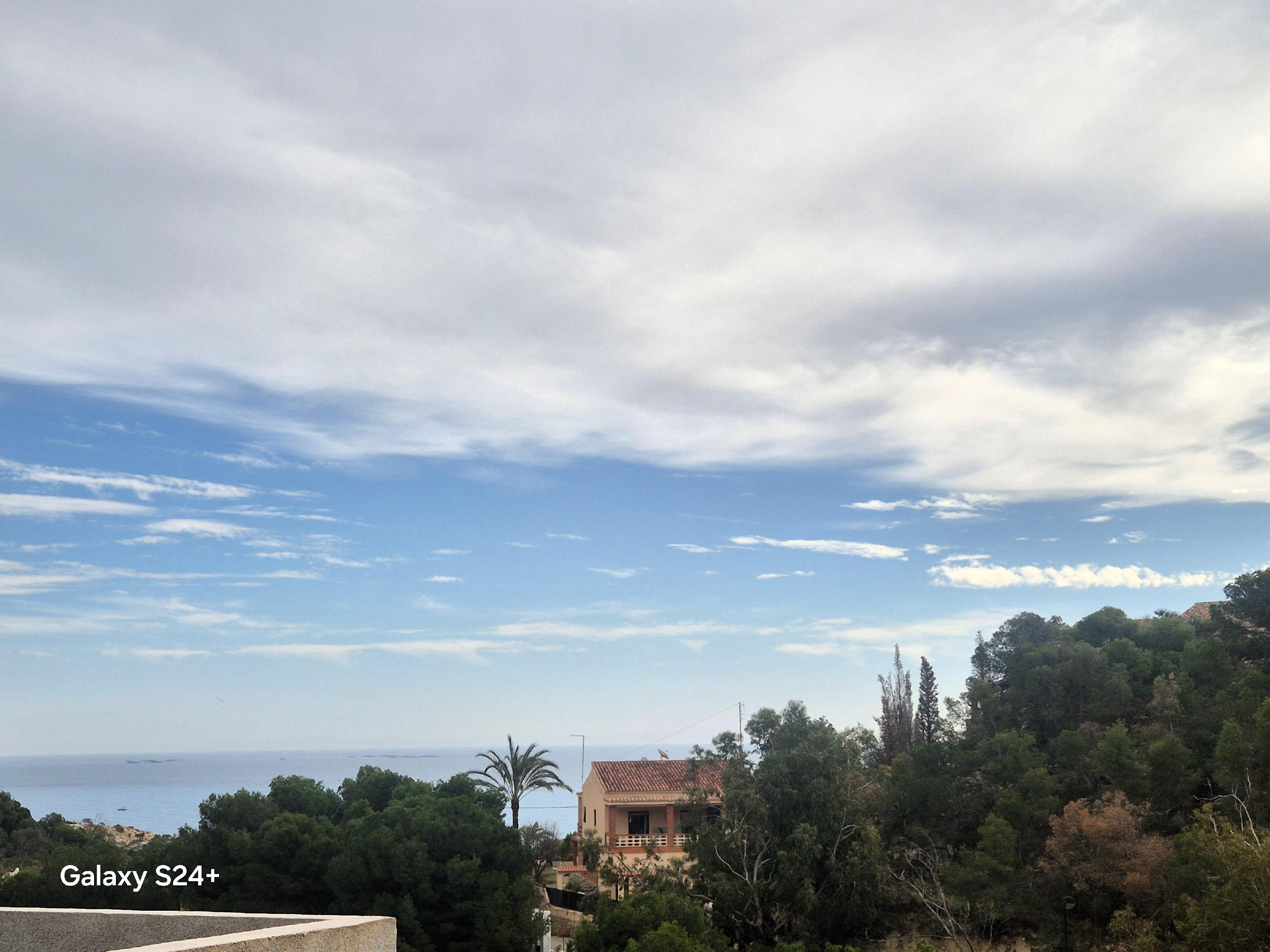 Imagen 1 Casa Aislada en venta en Campello El / A 200 metros de la cala Morro blanc