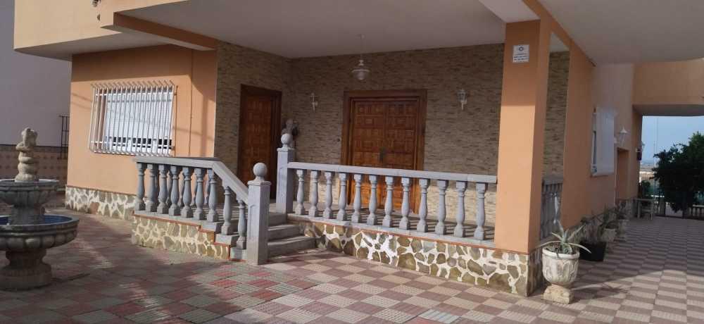 Imagen 2 Casa Aislada en venta en Villar De Rena / Vistas a la sierra ubicación con mucha luz