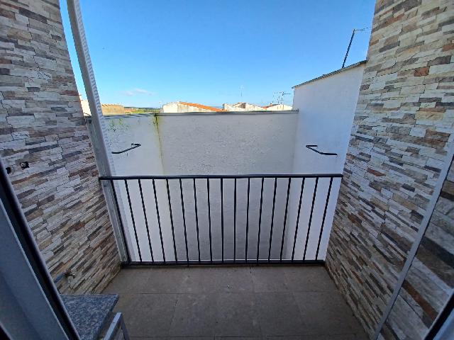 Imagen 6 Inmueble 290734 - Apartamento en venta en Casar De Cáceres / Situada en el centro del pueblo,cerca de la Pla...