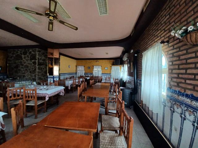 Imagen 4 Inmueble 290758 - Casa Aislada en venta en Navas Del Madroño / Pasando el desvío a Brozas, unos metros en la...