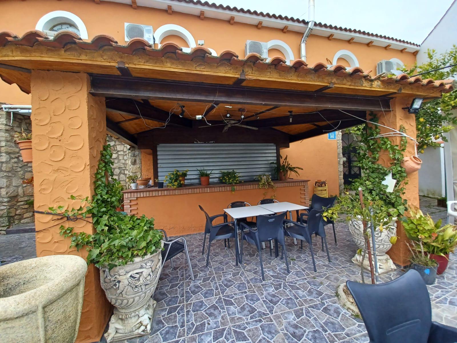 Imagen 14 Casa Aislada en venta en Navas Del Madroño / Pasando el desvío a Brozas, unos metros en la...