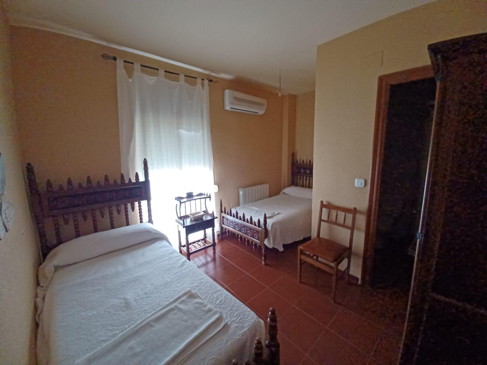 Imagen 13 Casa Aislada en venta en Navas Del Madroño / Pasando el desvío a Brozas, unos metros en la...