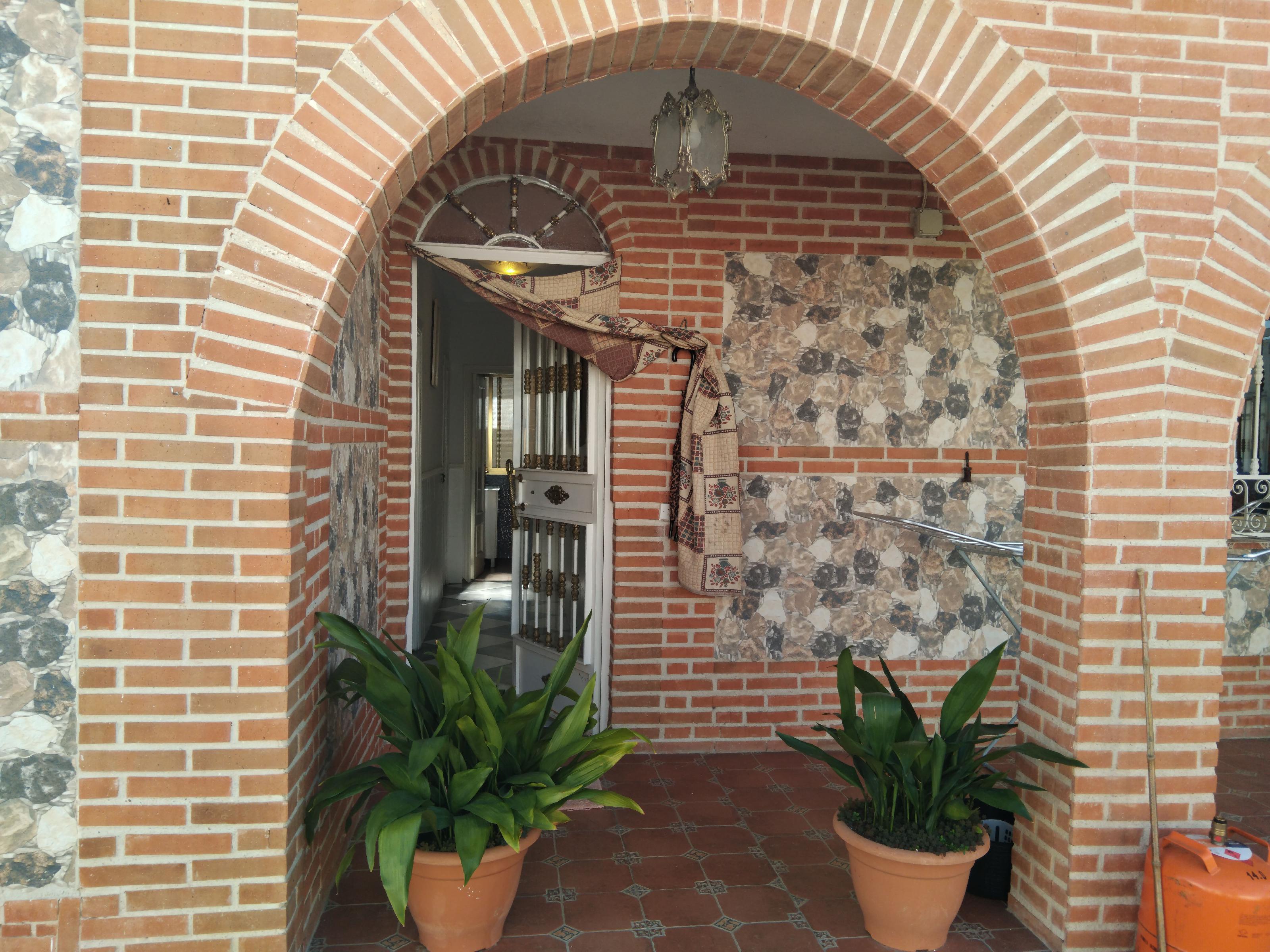 Imagen 1 Casa Aislada en venta en Navalmoral De La Mata / Cerca de Desguace Martín