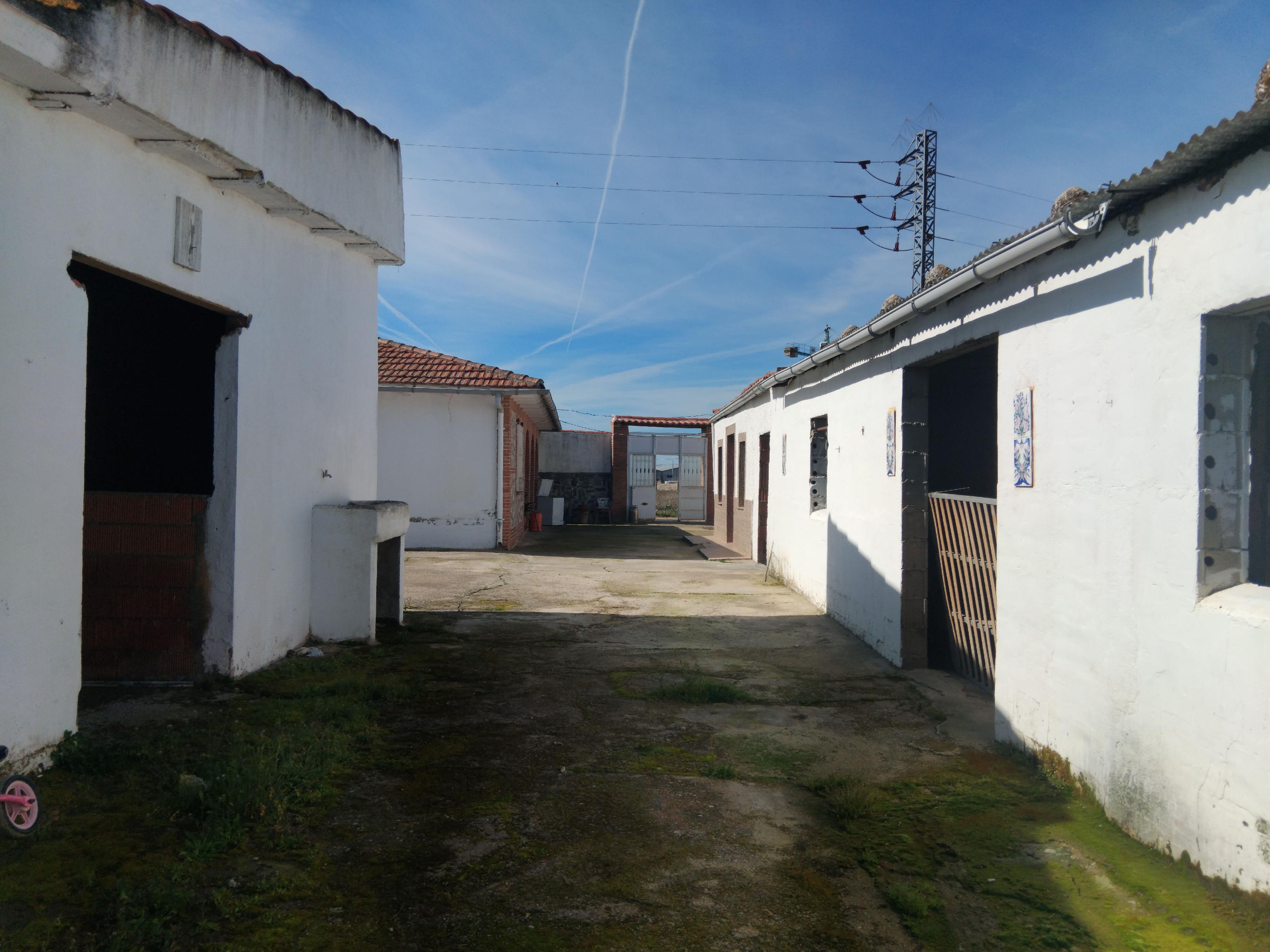 Imagen 6 Casa Aislada en venta en Navalmoral De La Mata / Cerca de Desguace Martín