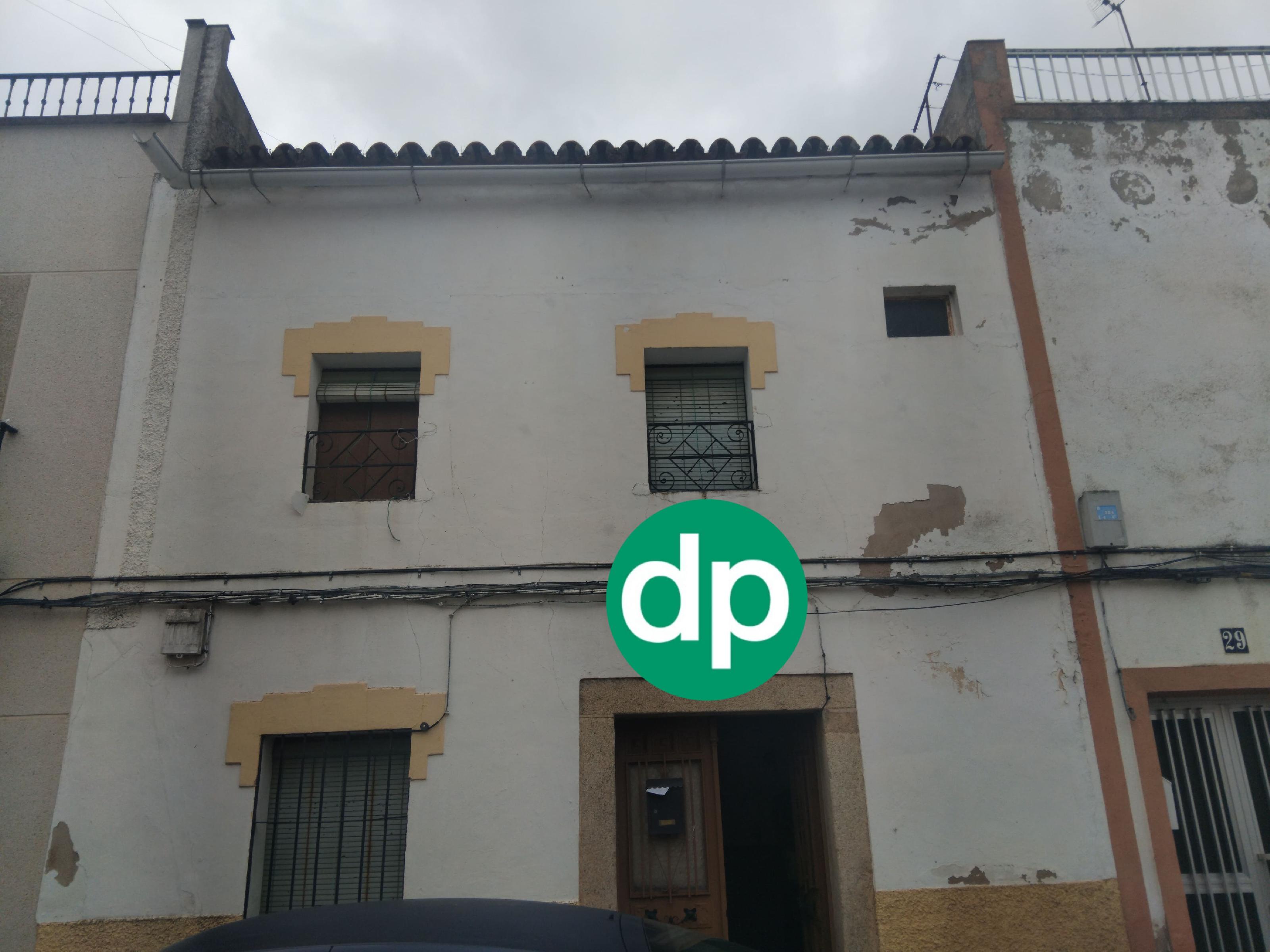 Imagen 1 Casa Pareada en venta en Arroyo De La Luz / Cerca de la famosa charca de Arroyo de la Luz