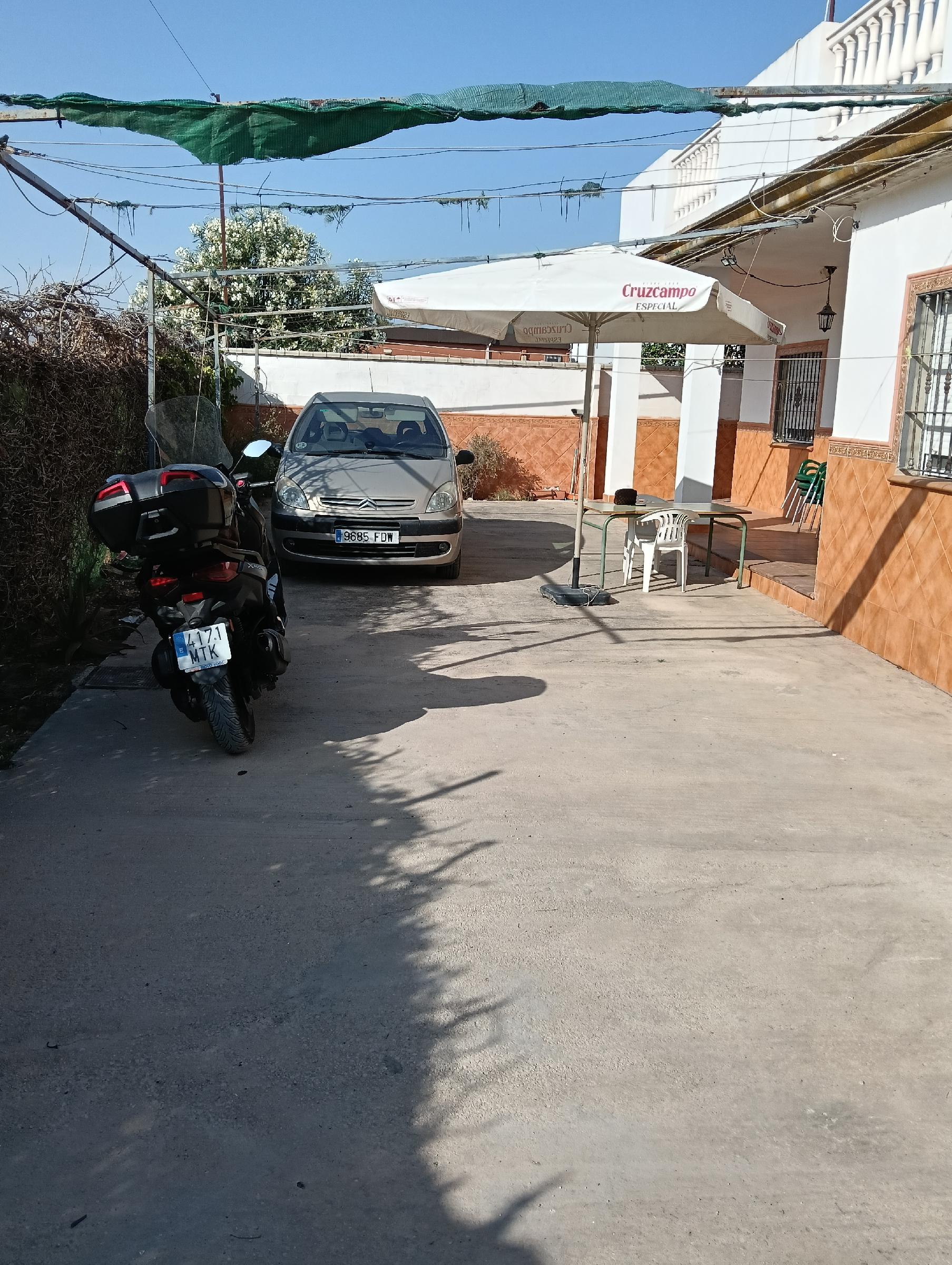 Imagen 1 Casa Aislada en venta en Chipiona / Situado a 500 m de la playa de las tres piedras.