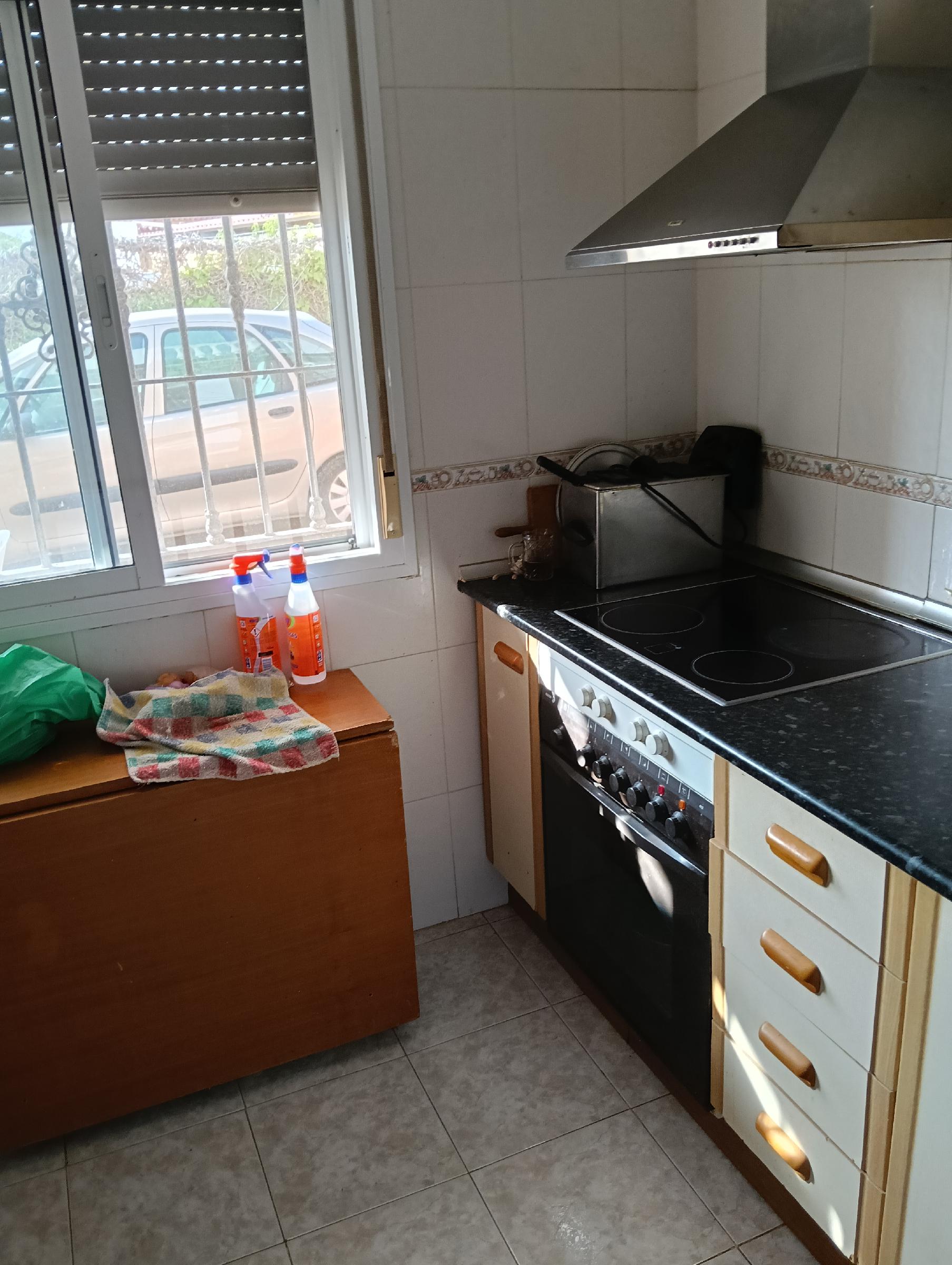 Imagen 10 Casa Aislada en venta en Chipiona / Situado a 500 m de la playa de las tres piedras.