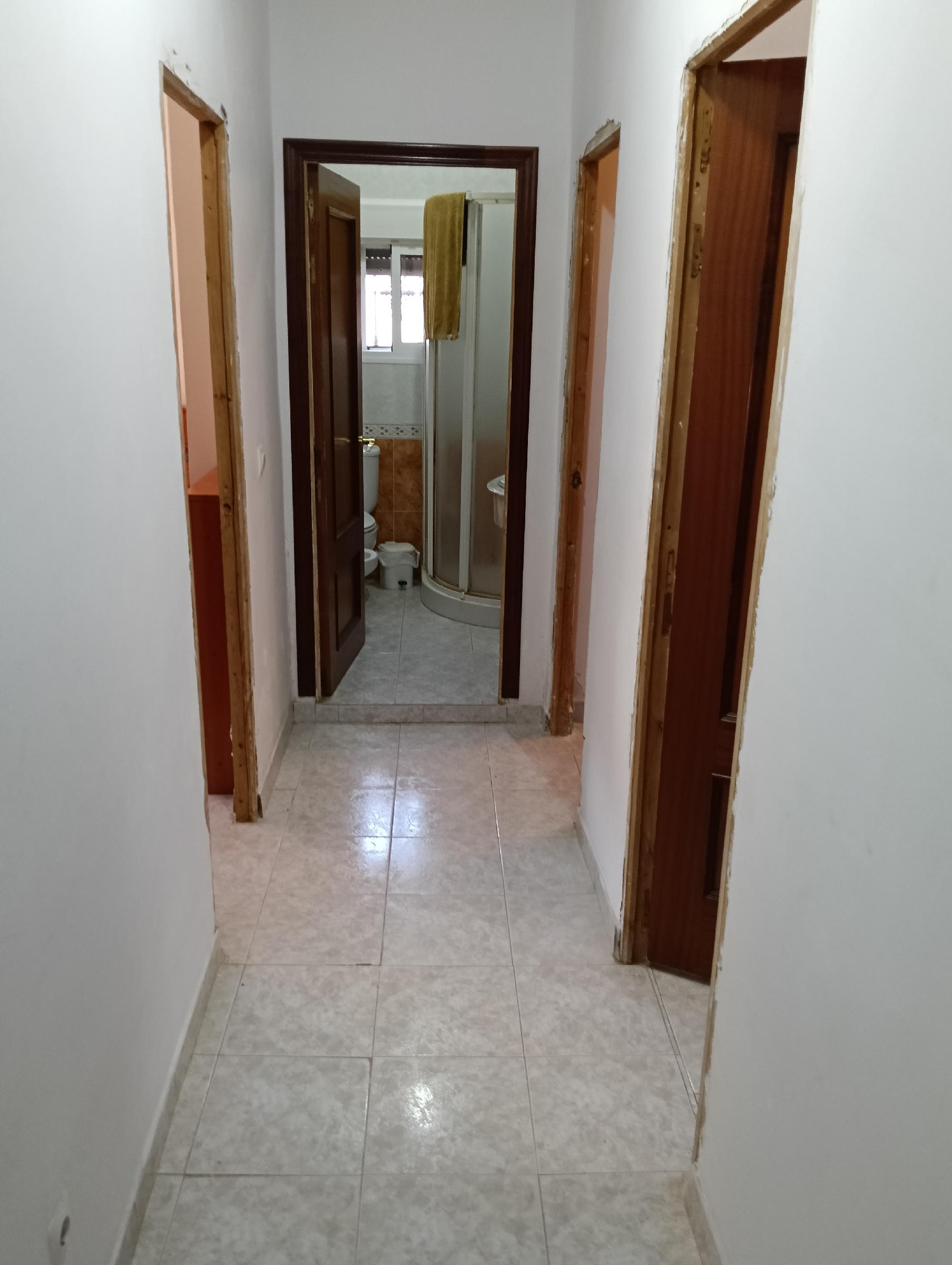 Imagen 11 Casa Aislada en venta en Chipiona / Situado a 500 m de la playa de las tres piedras.