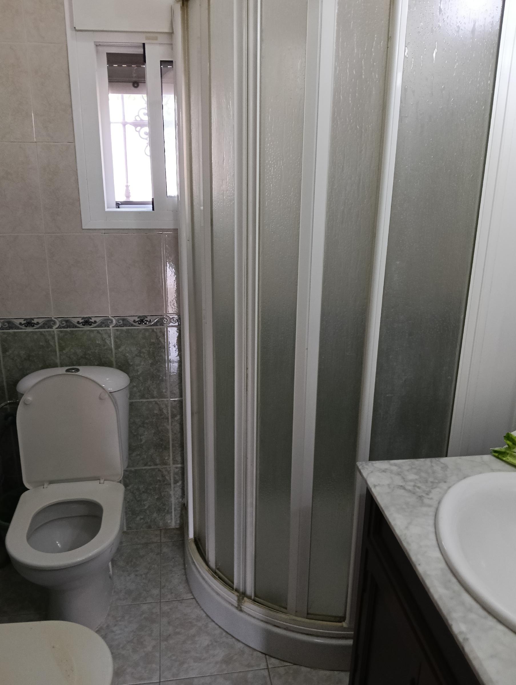 Imagen 15 Casa Aislada en venta en Chipiona / Situado a 500 m de la playa de las tres piedras.