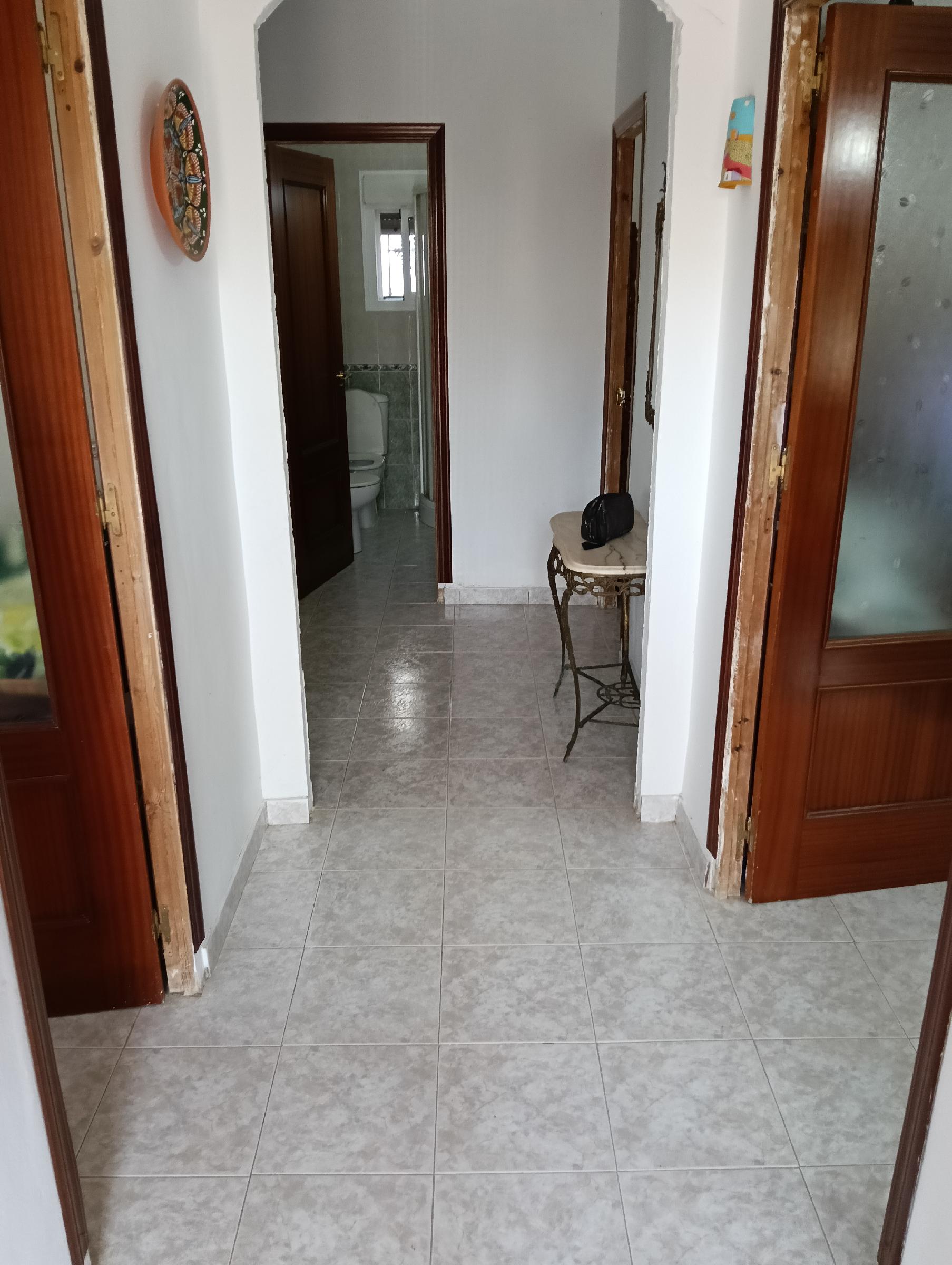 Imagen 16 Casa Aislada en venta en Chipiona / Situado a 500 m de la playa de las tres piedras.