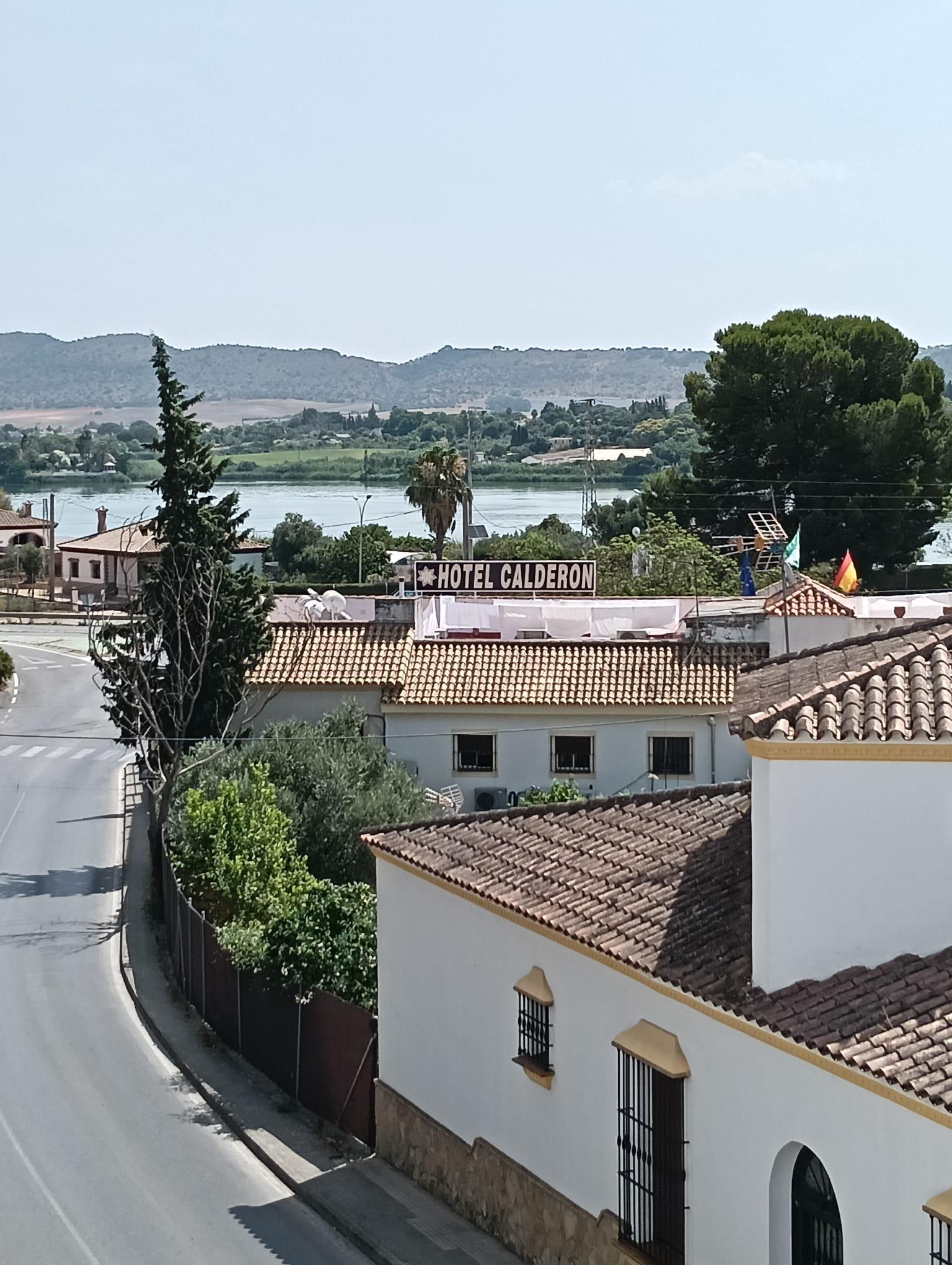 Imagen 23 Piso en venta en Arcos De La Frontera / Inmueble ubicado a escasos metros del lago de Arcos.