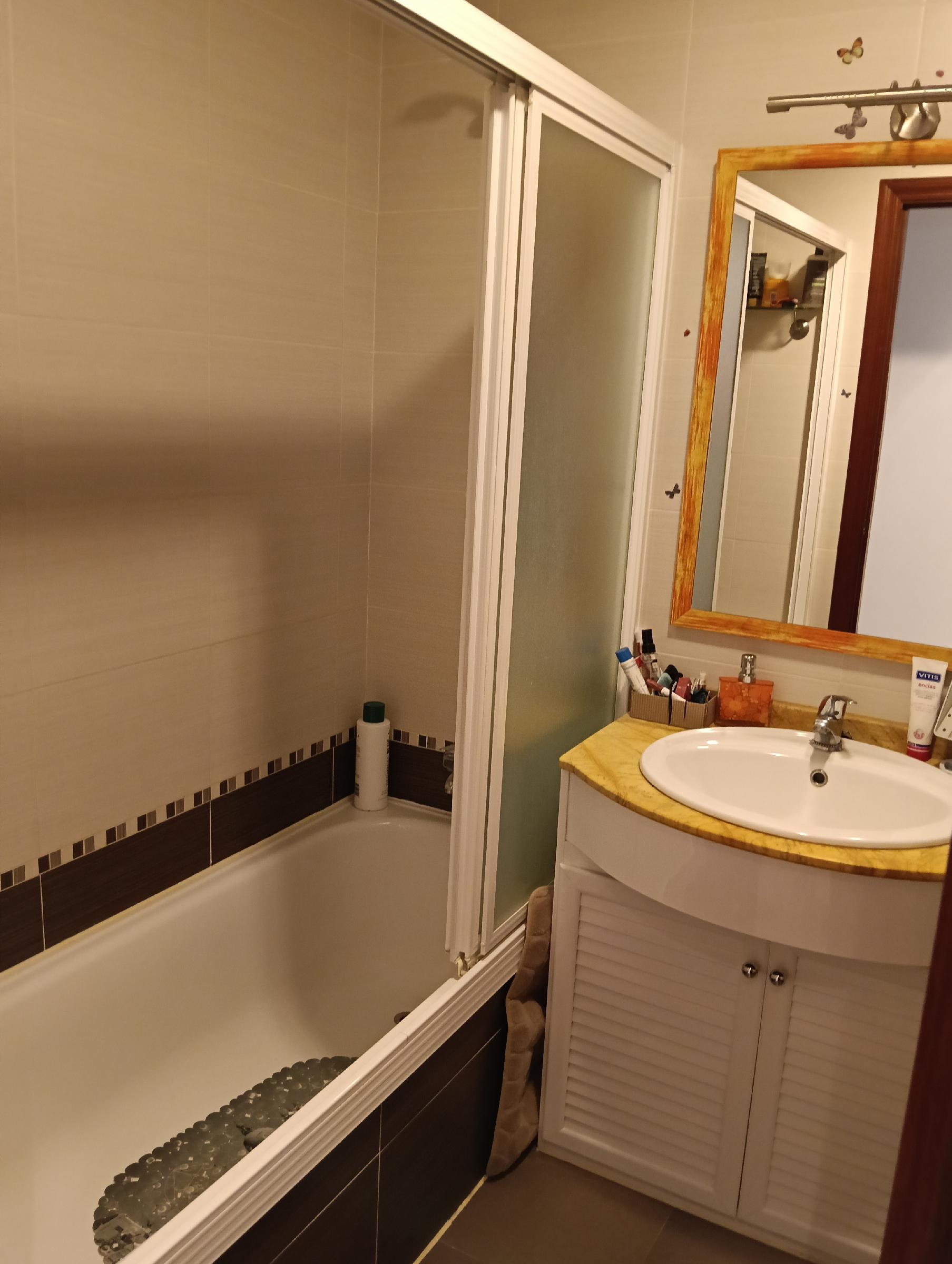 Imagen 8 Piso en venta en Chiclana De La Frontera / Ubicado en el centro,al lado del mercado de abastos