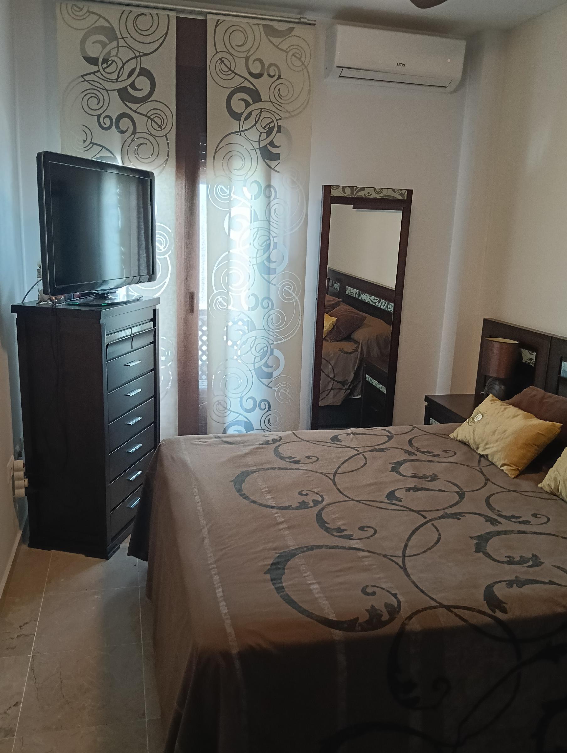 Imagen 11 Piso en venta en Chiclana De La Frontera / Ubicado en el centro,al lado del mercado de abastos