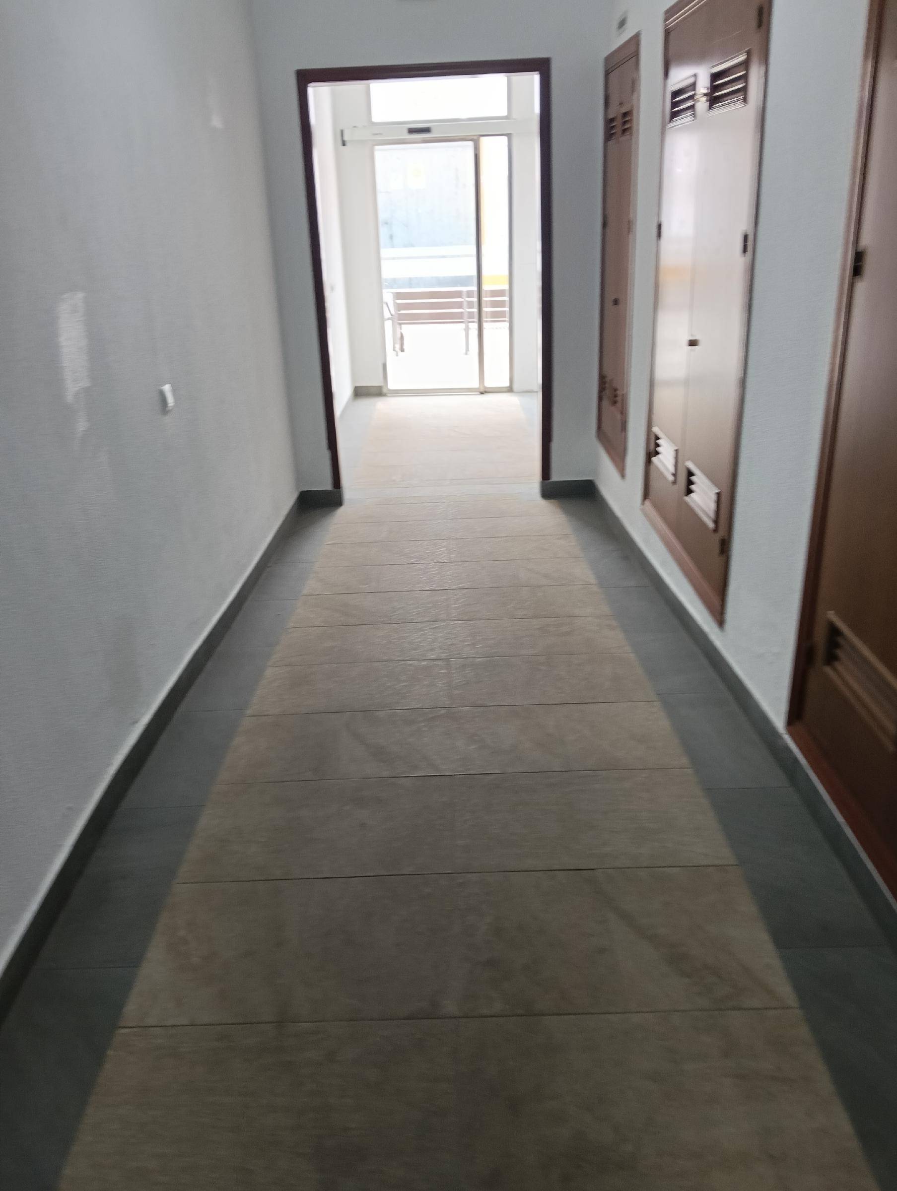 Imagen 3 Piso en venta en Chiclana De La Frontera / Ubicado en el centro,al lado del mercado de abastos